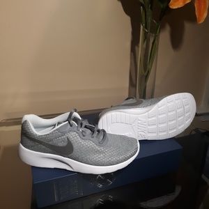 Nike Shoes - SALE Nike Shoes (4Youth) Nike Shoes - SALE Nike Shoes (4Youth)